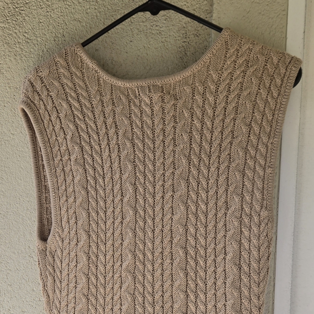 House Of Harlow 1960 Mocha Creme Crochet Vest - Picture 3 of 8